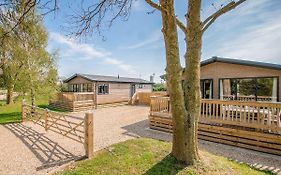 Hawthorn Glen Lodges